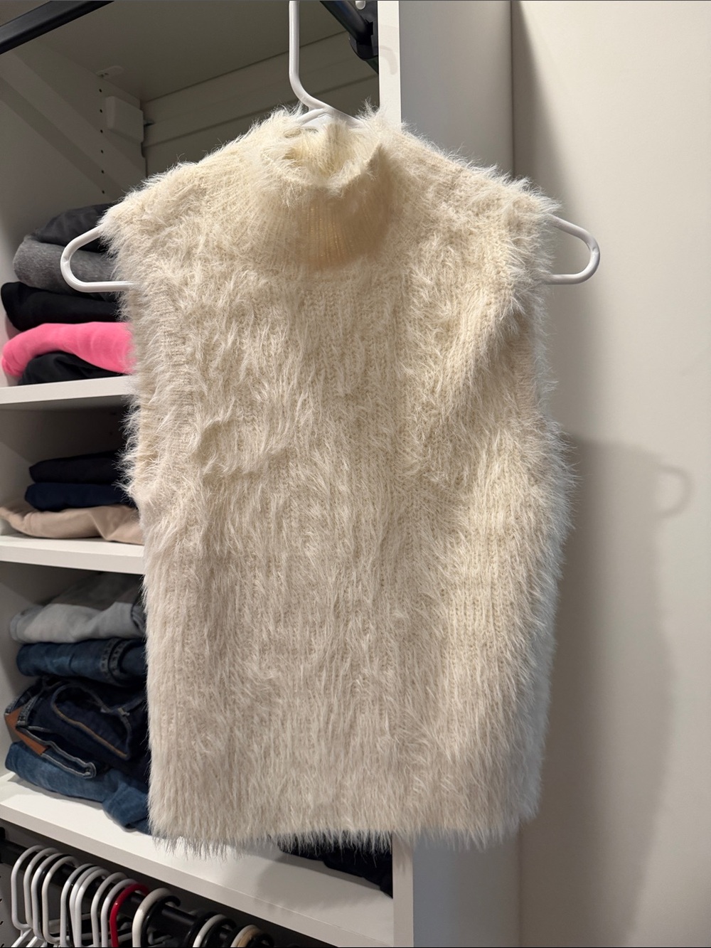 Jessica Simpson Cream Faux-Fur Sleeveless Turtleneck Camisole